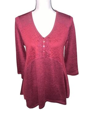 Unity World Wear V-Neck Lace Button Tunic Top Maroon